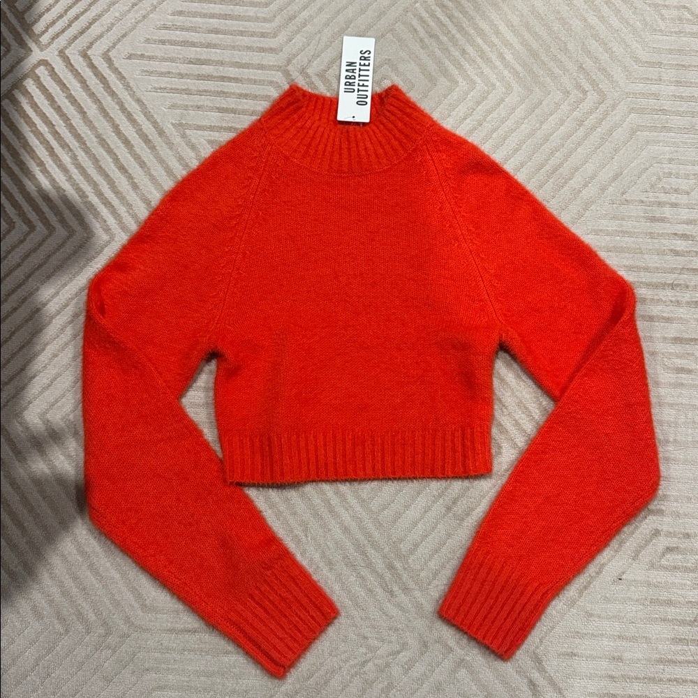 Urban Outfitters soft Orange Cropped Sweater
never worn
size xs - Picture 4 of 6